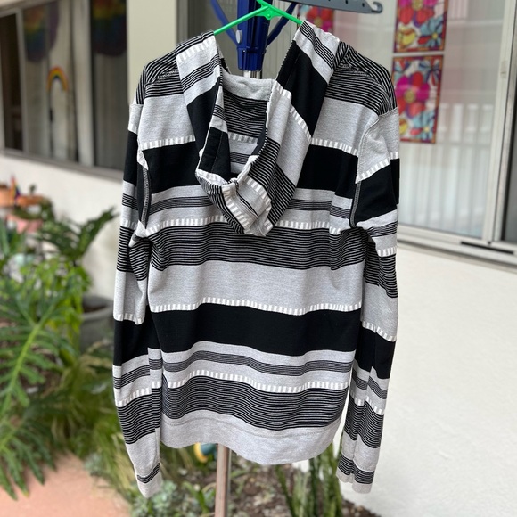 Beautiful Giant Men’s/Unisex Black and White Striped Hoodie Size Medium - Picture 2 of 10